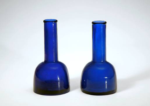 Mallet-shaped blue vase