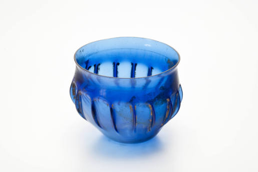 Blue ribbed bowl (zarte Rippenschale)