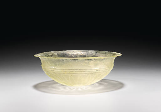 Bowl with pointed-leaf rosette
