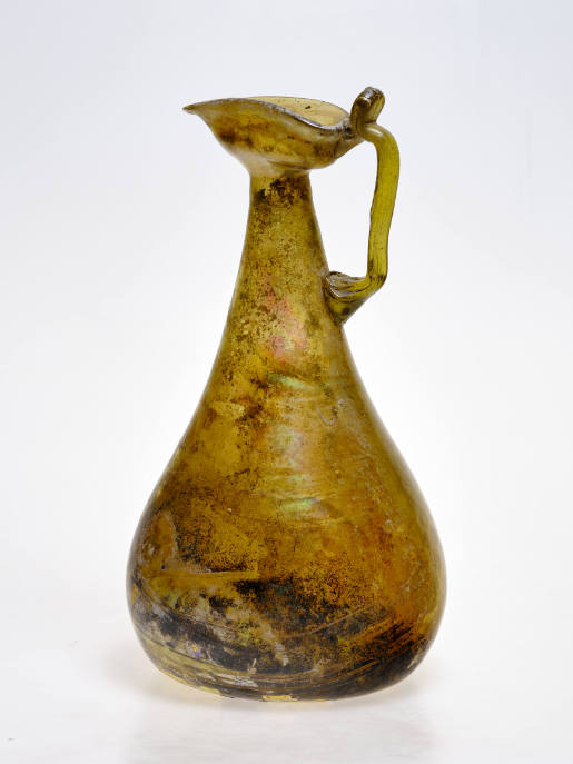 Pear-shaped jug