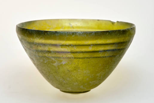 Bowl with cut rings