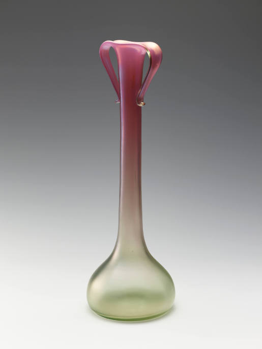 Vase with rim handles