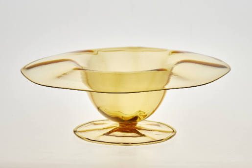 Straw-yellow footed bowl