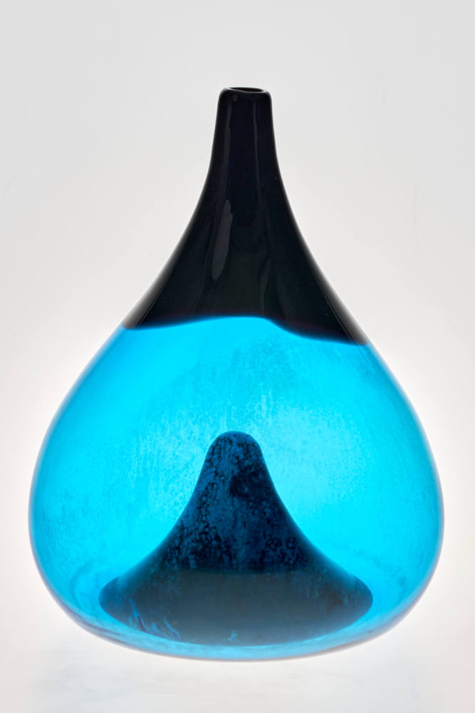 Blaue Einblumenvase