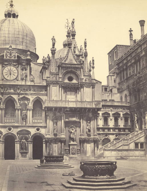 Palazzo ducale, Court