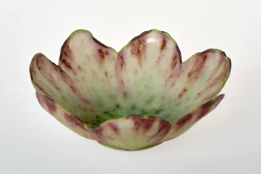 Bowl in the shape of a water-lily