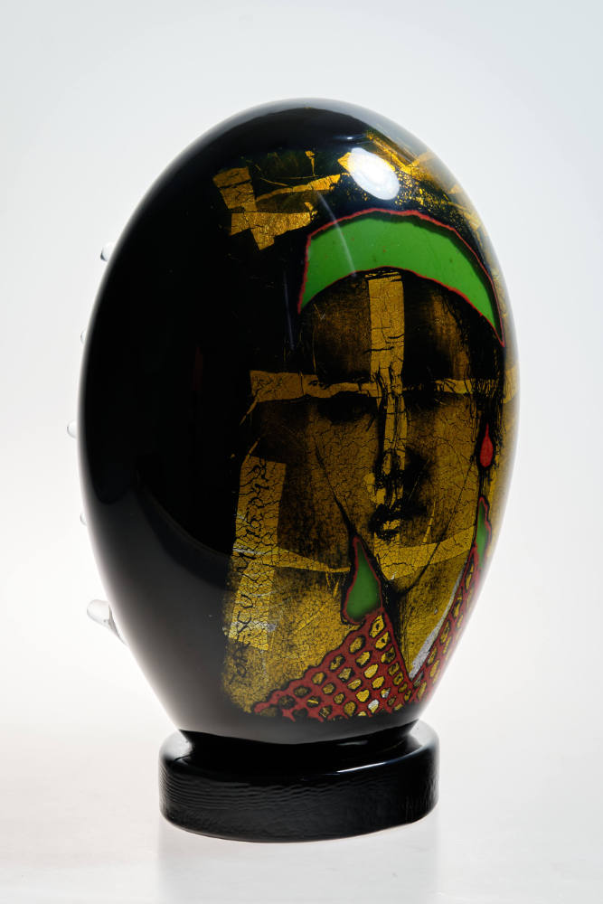 Mädchenportrait mit grünem Stirnband