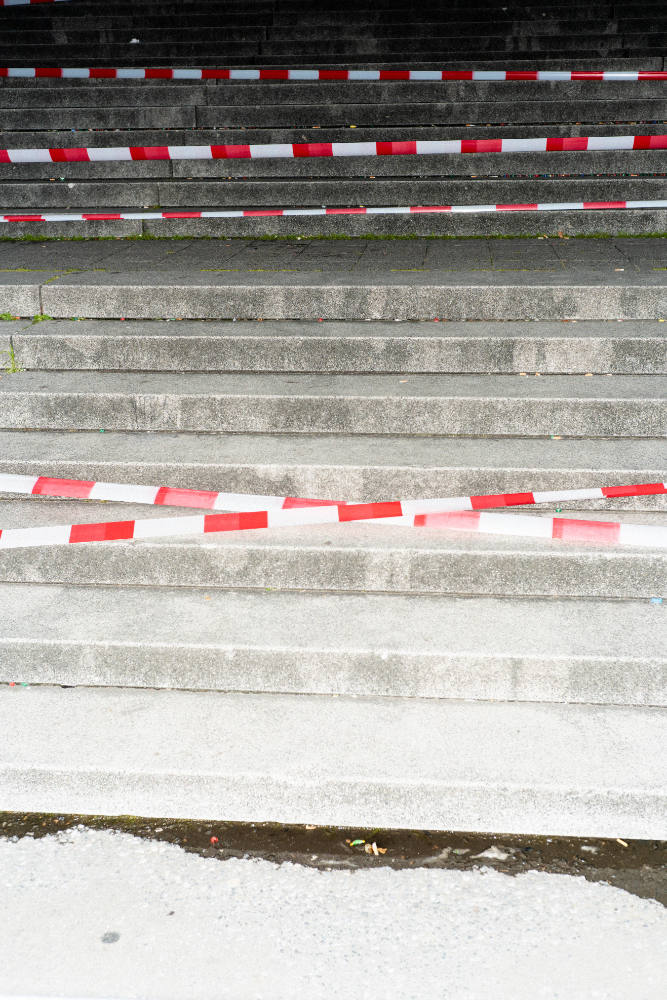 Ohne Titel (Samstag, Rheintreppen, Altstadt, Düsseldorf, April 2020)