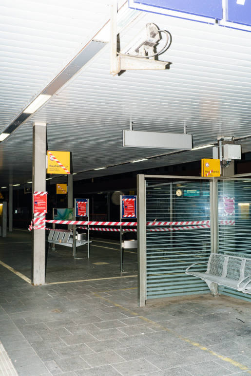 Ohne Titel (Samstag, Hauptbahnhof, Düsseldorf, April 2020)
