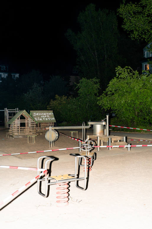 Ohne Titel (Montag, Kolpingplatz, Düsseldorf, April 2020)