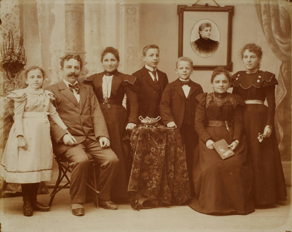 Kollagiertes Gruppenfoto