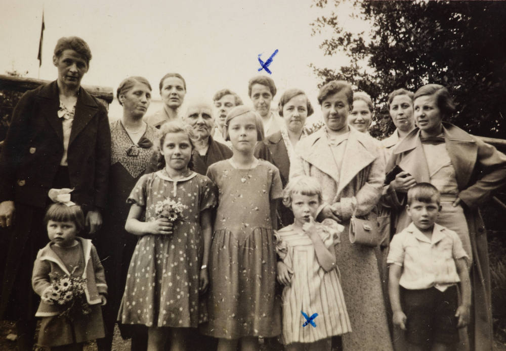 Gruppenfoto mit Markierung