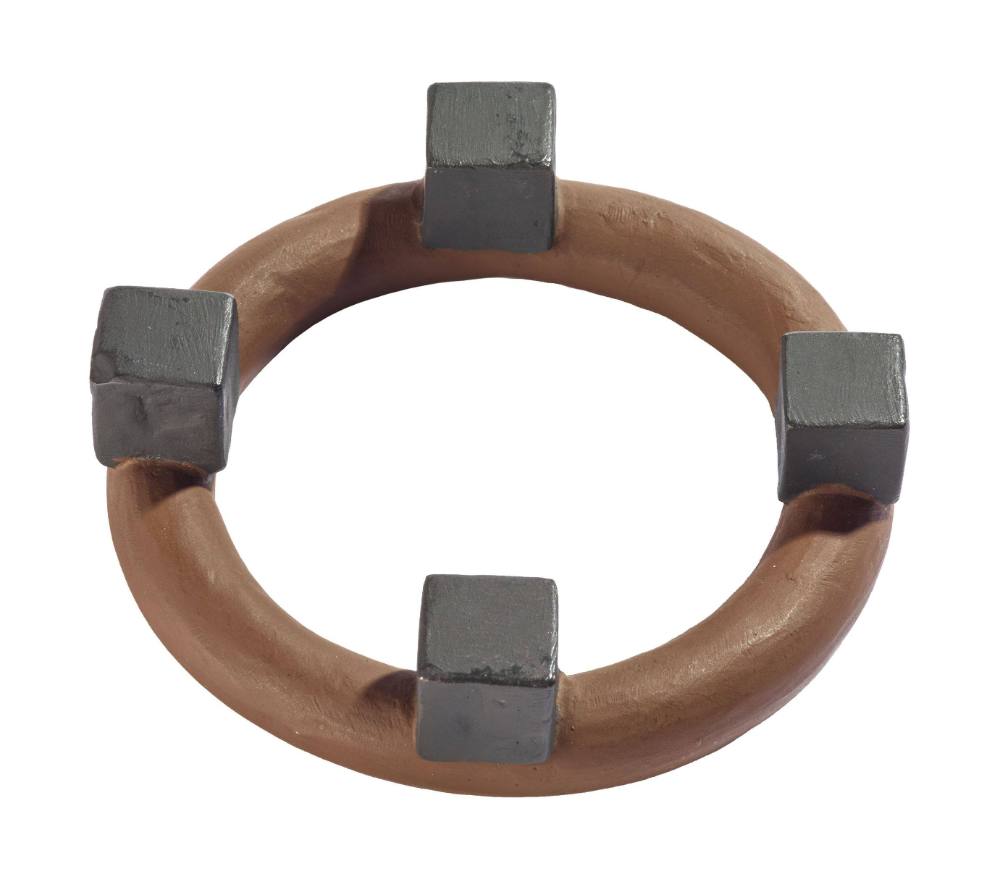 EN 8547 (Brauner Ring mit vier Kuben)