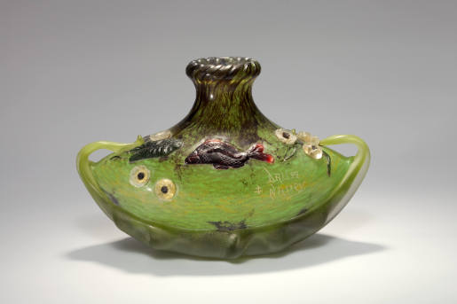 Vase mit Teichszene